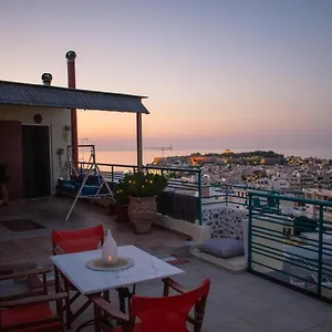 rooftop-with-sea-view-in-central-rethymno.rethymnohotels.net/